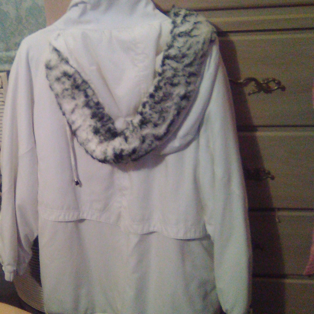 Jacket - Picture 3 of 4